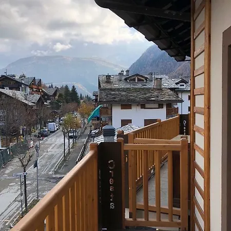 Petite Maison A 50 Passi Dalla Funivia !!! Διαμέρισμα Κουρμαγιέρ